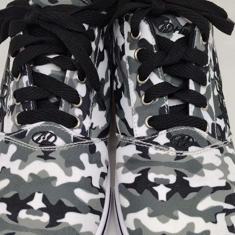 Heelys Black White‎ and Gray Camo Print Youth Size 6